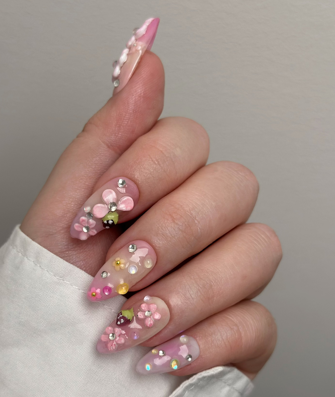 image Strawberry Bloom