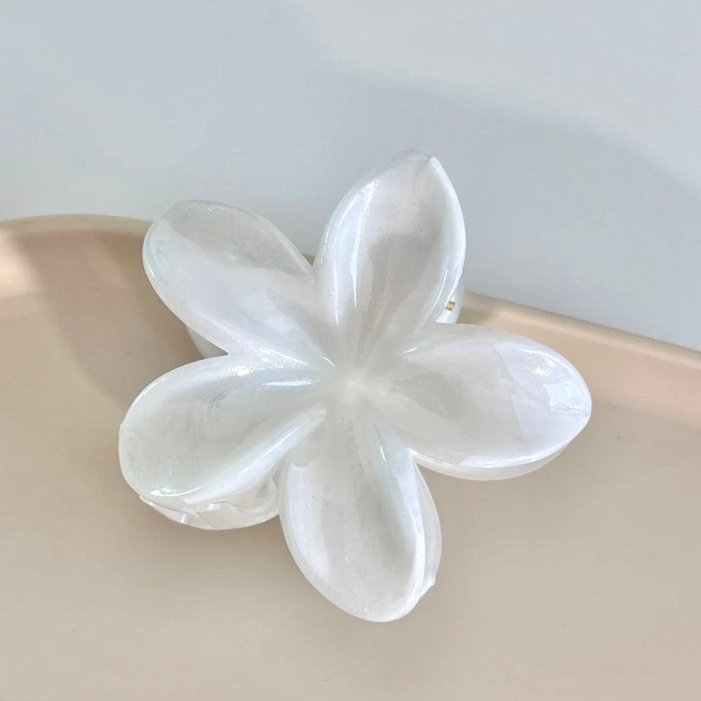 Eggie Daisy Hair Clip
