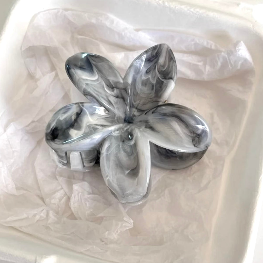 Eggie Daisy Hair Clip