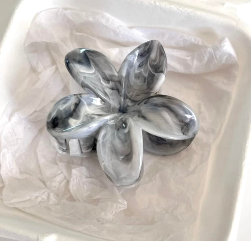 Eggie Daisy Hair Clip